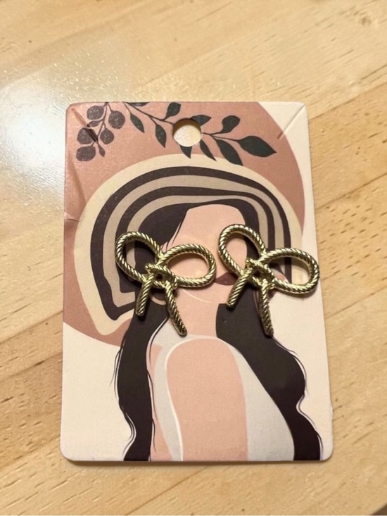Boutique Jewelry - Ribbon Earrings